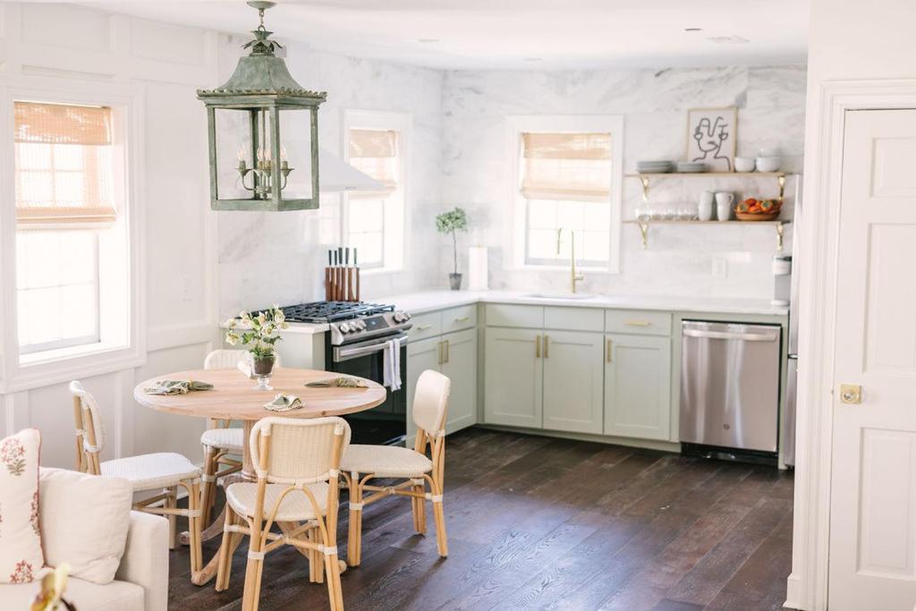 Guesthouse Charleston East 42 D Eksteriør billede